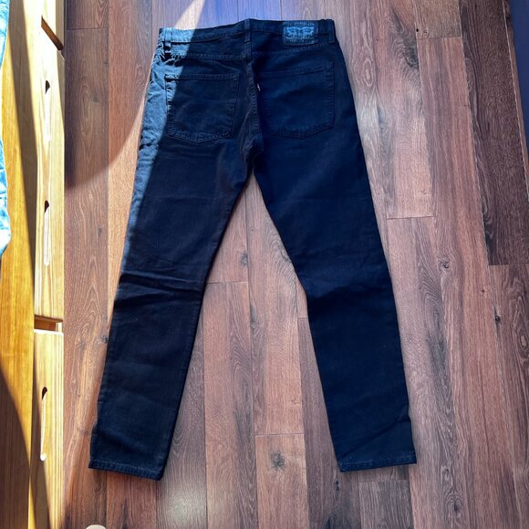 Ripped Levi's Men's slim taper black size 31 x30 - Picture 3 of 6